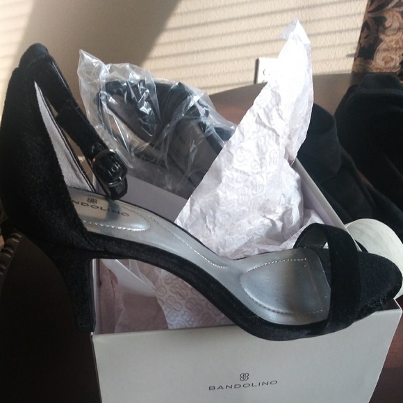 Bandolino Gorgeous Sexy Vintage Style Black Ankle Strap Heels 8.5 M NWT Orig Box - Picture 3 of 6